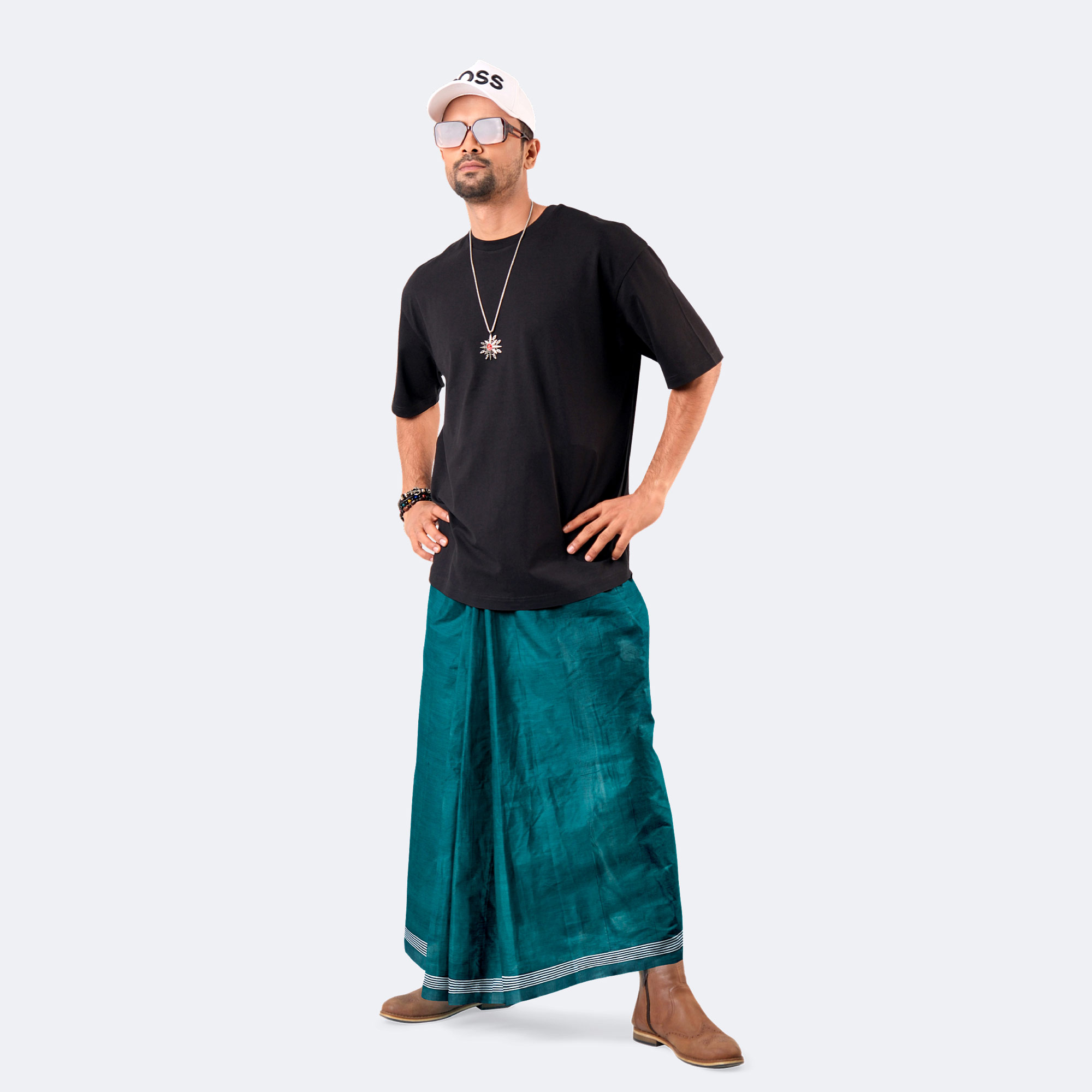 Men's Green Solid Lungi - Showkhin