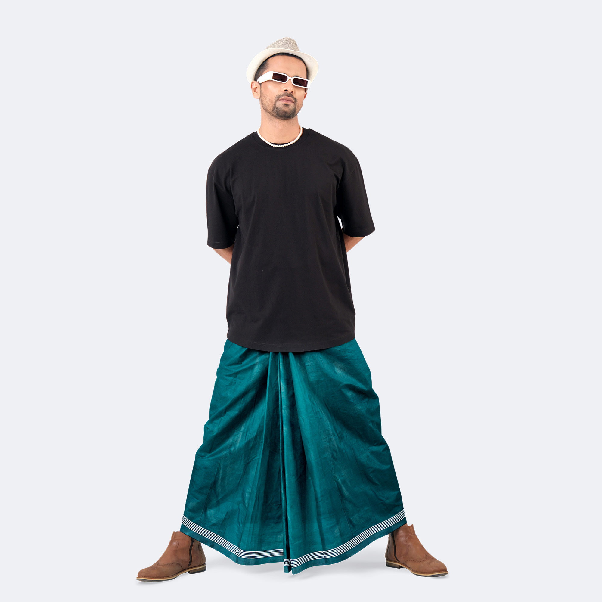 Men's Green Solid Lungi - Showkhin