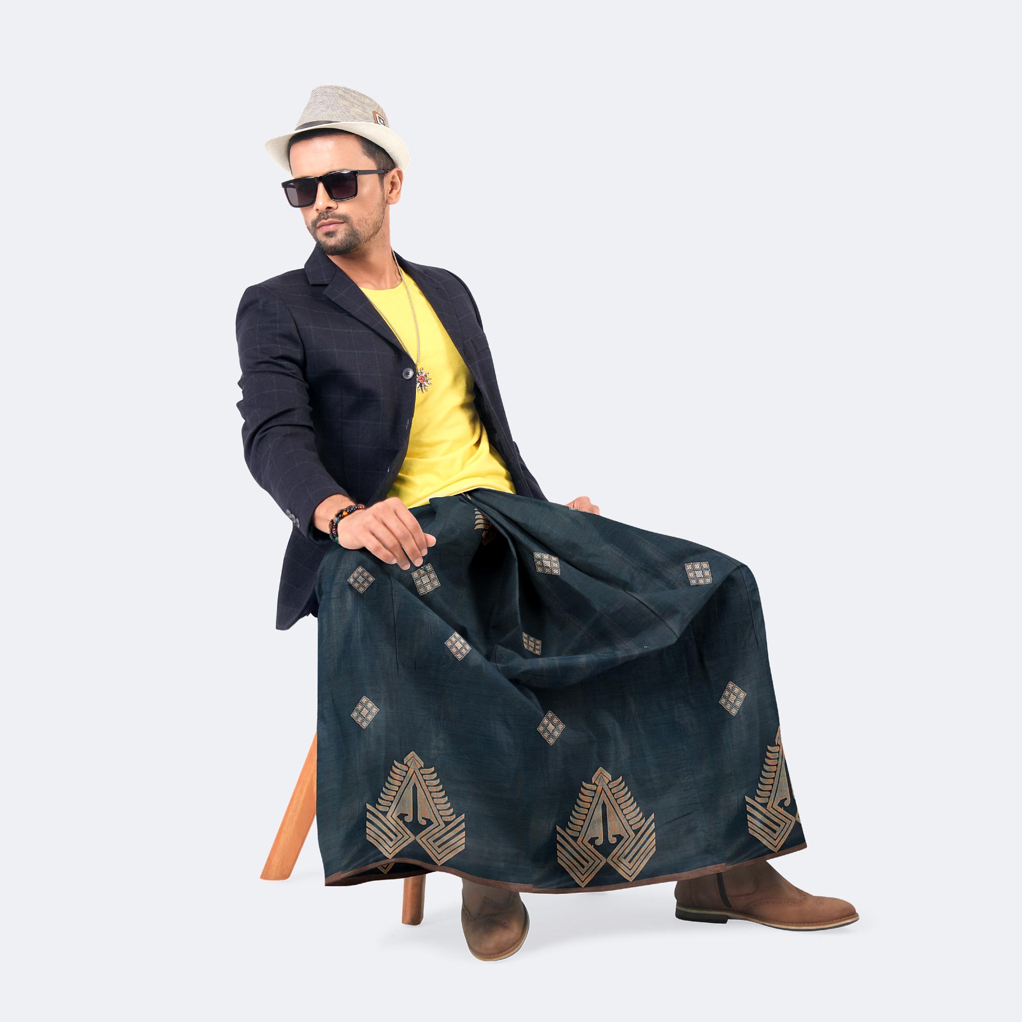 Amanat Shah Lungi - Crown